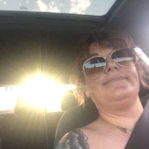 Meet your Posher, Janelle